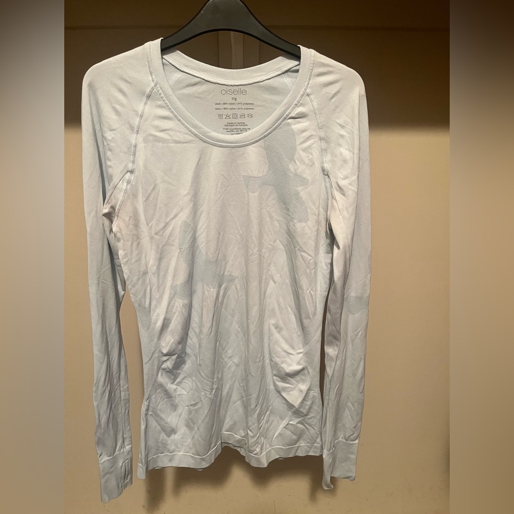 Oiselle Women's Soft Light Blue Long Sleeve Flyte - Picture 2 of 5